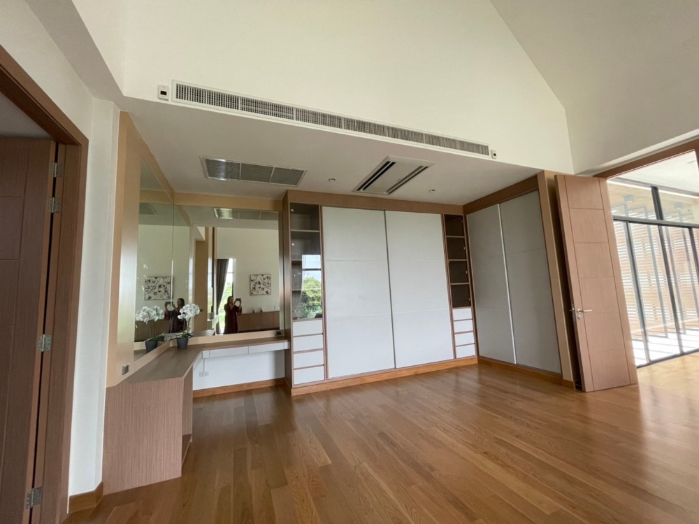 For SaleHouseNawamin, Ramindra : 📢👇Luxury house with private swimming pool Spacious space, decorated in modern style, airy and comfortable. Auspicious house number.