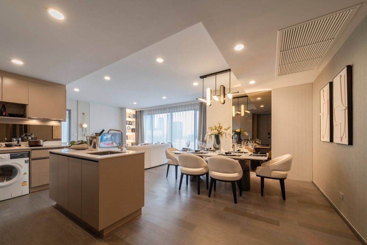 For SaleCondoKhlongtoei, Kluaynamthai : Coco parc ready to move in, decorated, 3bed size 101.68sq.m. with common area, 5 years, only 27.802 mb. Tel.0957615782