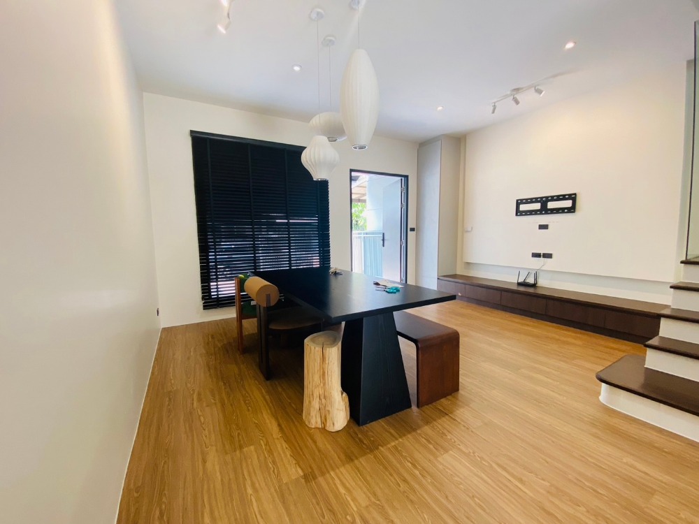 For SaleTownhomeYothinpattana,CDC : Townhouse for sale, 20 sq wa, Baan Klang Muang. Urbanion Rama 9 - Lat Phrao