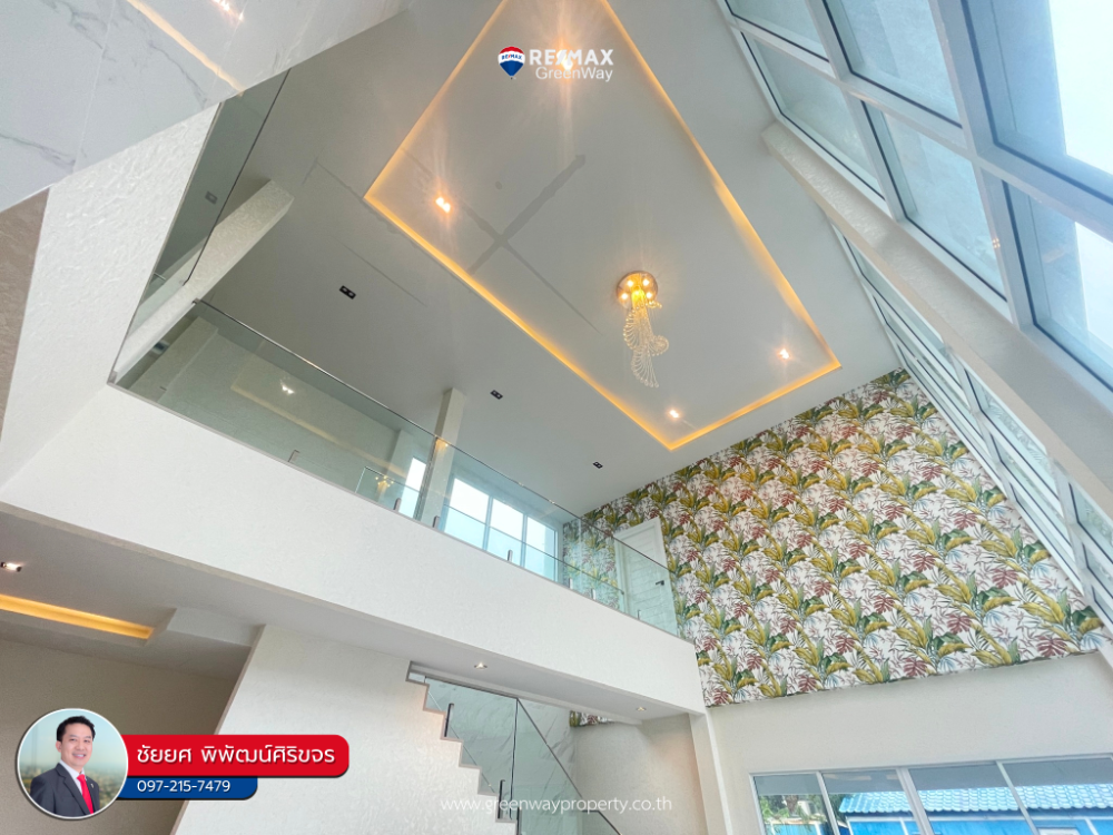 For SaleHouseSamut Prakan,Samrong : House for sale, Thepharak, Sri Charoen Villa Village, next to the main road, first-hand house with swimming pool (corner house)