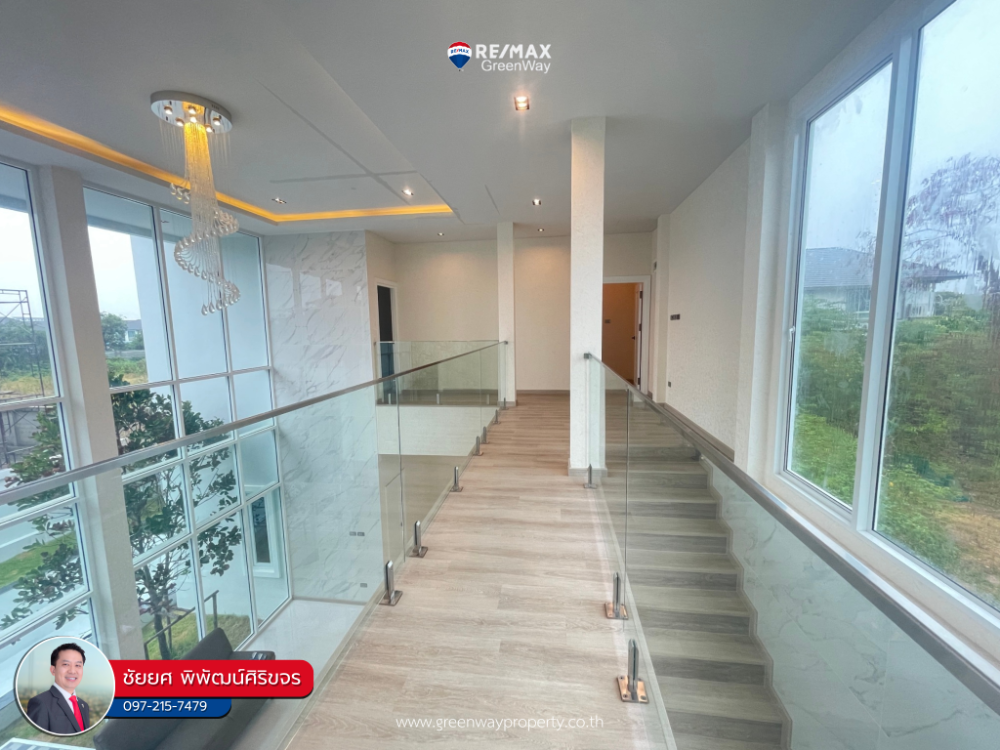 For SaleHouseSamut Prakan,Samrong : House for sale, Thepharak, Sri Charoen Villa Village, next to the main road, first-hand house with swimming pool (corner house)