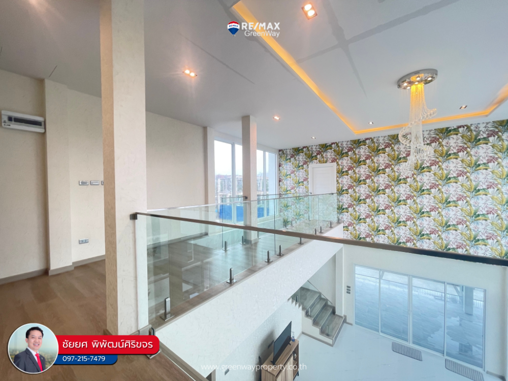 For SaleHouseSamut Prakan,Samrong : House for sale, Thepharak, Sri Charoen Villa Village, next to the main road, first-hand house with swimming pool (corner house)