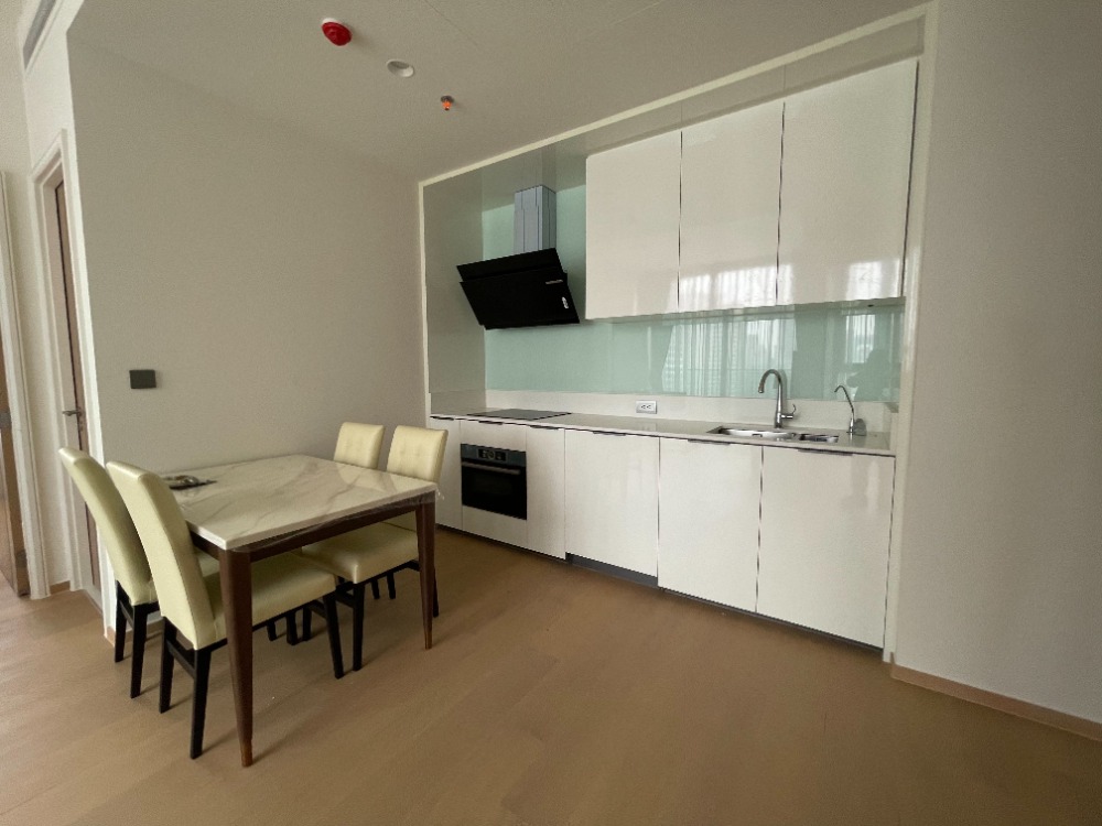 ให้เช่าคอนโดสาทร นราธิวาส : Anil Sathorn 12 Room for Rent 2B2B Corner Room