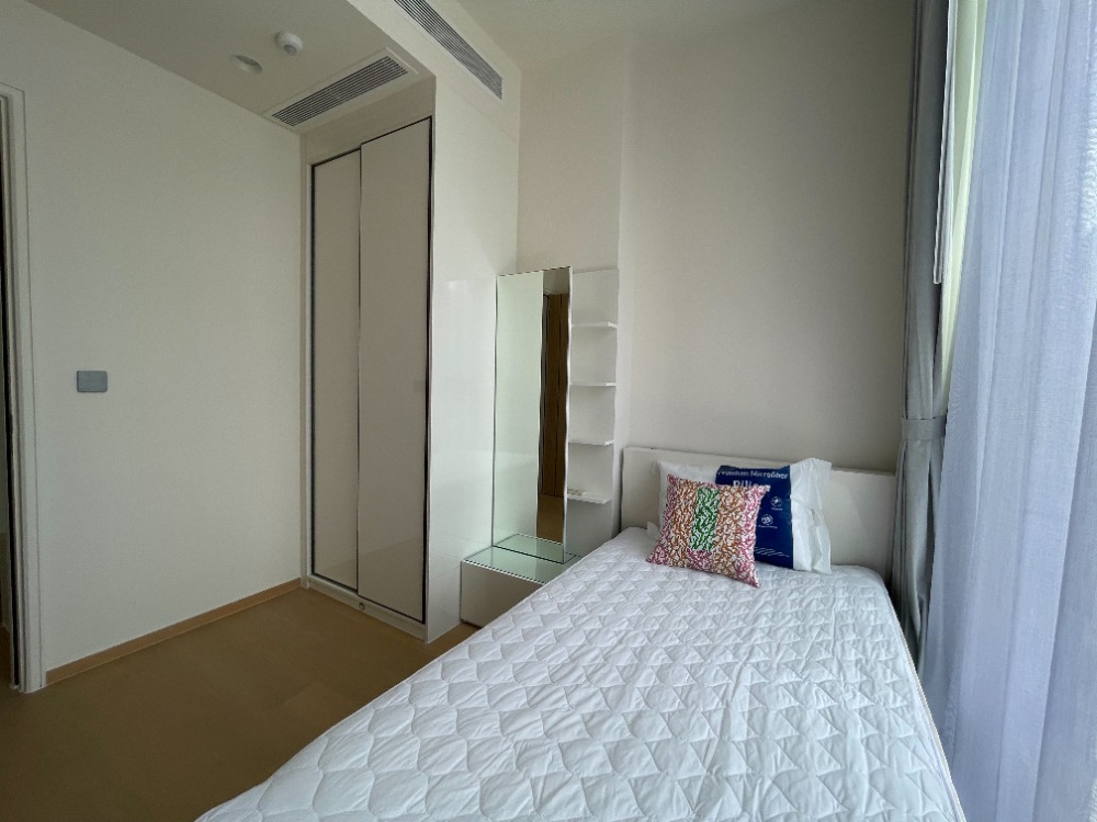 ให้เช่าคอนโดสาทร นราธิวาส : Anil Sathorn 12 Room for Rent 2B2B Corner Room