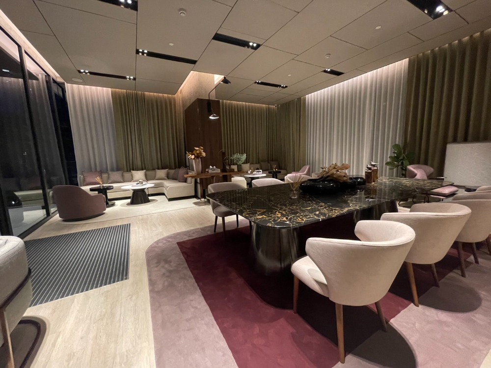 ให้เช่าคอนโดสาทร นราธิวาส : Anil Sathorn 12 Room for Rent 2B2B Corner Room