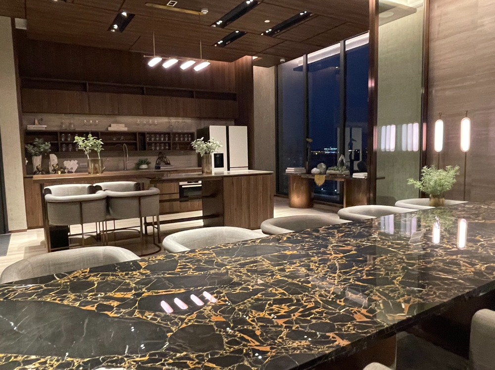 ให้เช่าคอนโดสาทร นราธิวาส : Anil Sathorn 12 Room for Rent 2B2B Corner Room