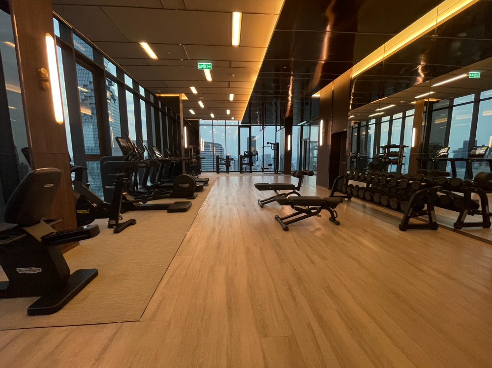 ให้เช่าคอนโดสาทร นราธิวาส : Anil Sathorn 12 Room for Rent 2B2B Corner Room