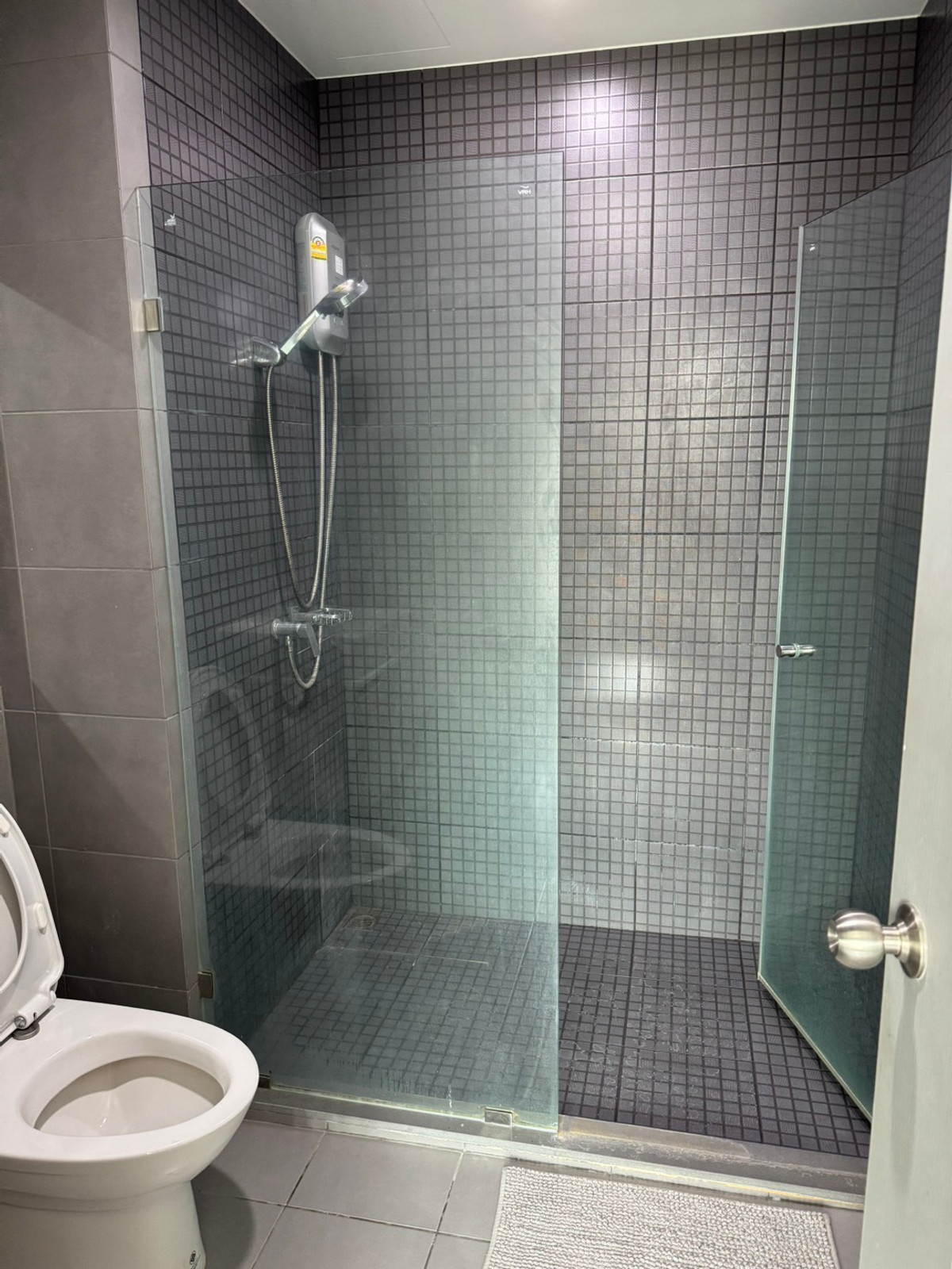 ขายคอนโดสมุทรปราการ สำโรง : ราคาพิเศษ ด่วนต้องการ ขายห้อง ไอดีโอ สุขุมวิท 115 Ideo Sukhumvit 115 1 ห้องนอน  2.1 ลบ