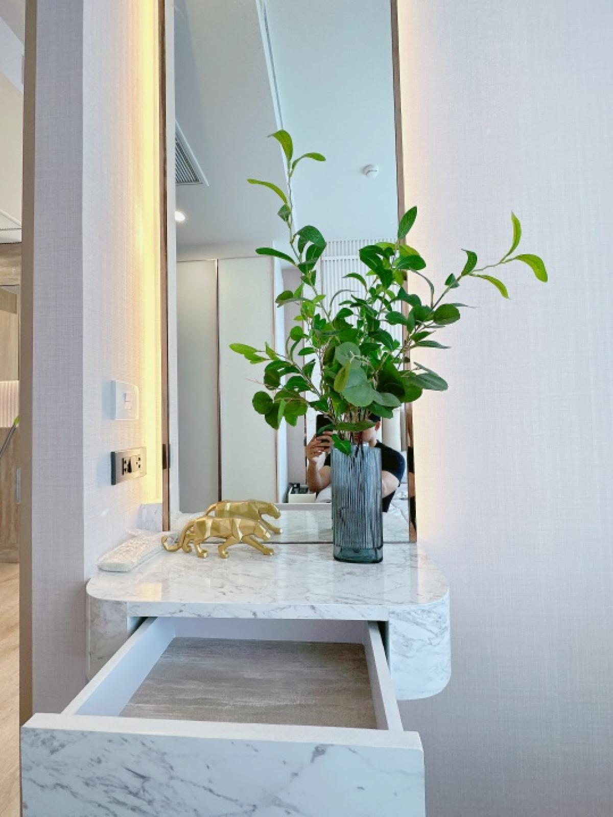 ให้เช่าคอนโดสุขุมวิท อโศก ทองหล่อ : ห้องใหม่ พึ่งตกแต่งเสร็จ พร้อมเข้าอยู่ 26,000 ตกแต่ง  luxury วิวโล้ง ชั้นสูง BTS สุขุมวิท MRT Asoke 095-489-8890 Green