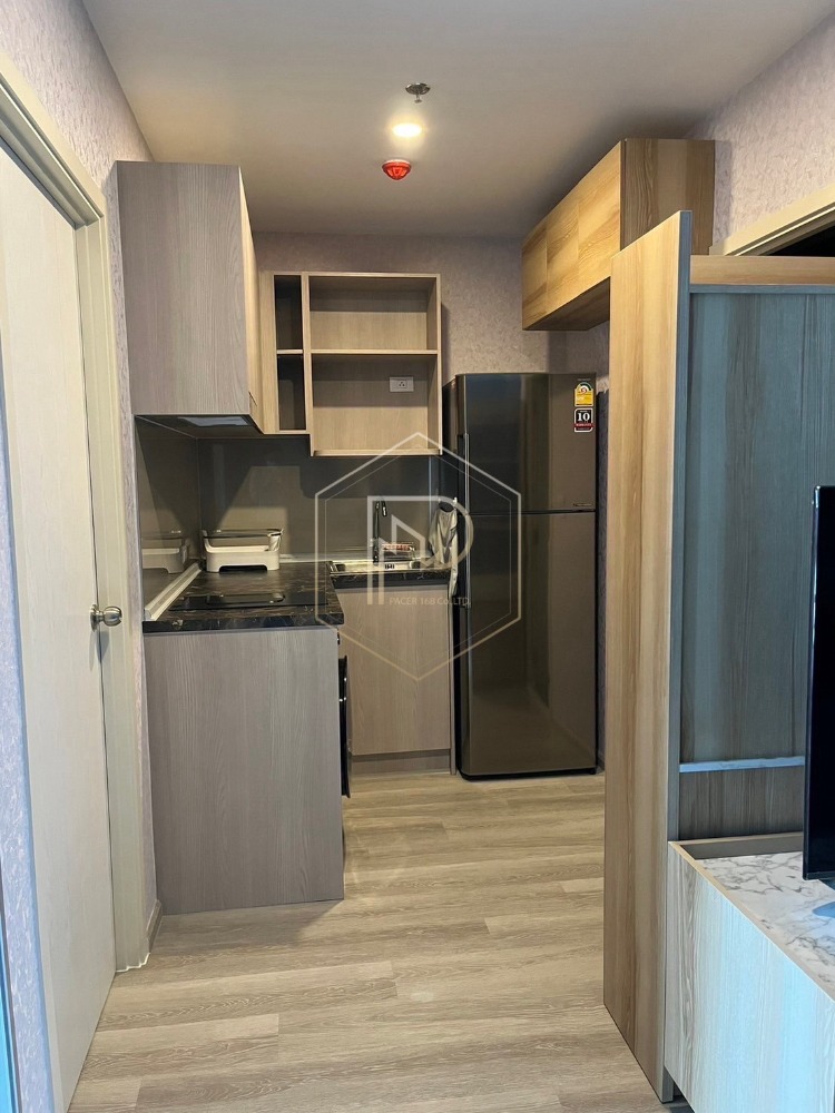 For RentCondoThaphra, Talat Phlu, Wutthakat : Room available for rent: Elio Sathorn - Wutthakat (Elio Sathorn - Wutthakat). If interested in negotiating the price, add Line @condo168 (with @ in front as well)