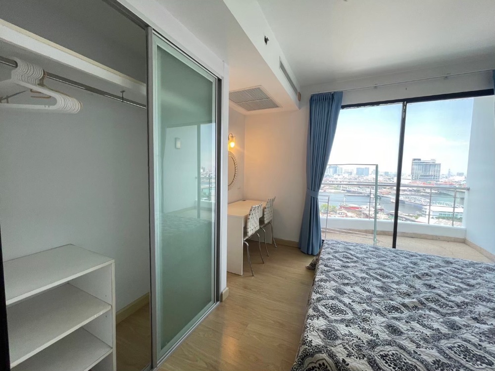 For SaleCondoRama3 (Riverside),Satupadit : Condo for sale, Supalai Casa Riva, size 43.5 sq m, 22nd floor, Charoen Krung-Rama 3. Along the Chao Phraya River Decorated and ready to move in Own a view of the curve of the Chao Phraya River and a residential location close to everywhere