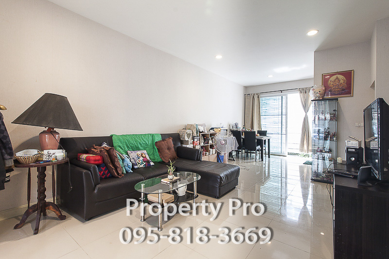 ขายทาวน์โฮมลาดพร้าว101 แฮปปี้แลนด์ : ขายด่วน บ้านกลางเมือง ลาดพร้าว 87 ทาวน์โฮม 3 ชั้น 21.6 ตร.วา 3 ห้องนอน 3 ห้องน้ำ ทางเข้า-ออกสะดวก ใกล้บิ๊กซี ลาดพร้าว และ ทางด่วนฉลองรัช : EL24S-022