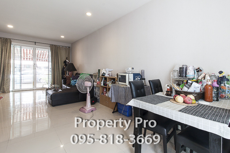 ขายทาวน์โฮมลาดพร้าว101 แฮปปี้แลนด์ : ขายด่วน บ้านกลางเมือง ลาดพร้าว 87 ทาวน์โฮม 3 ชั้น 21.6 ตร.วา 3 ห้องนอน 3 ห้องน้ำ ทางเข้า-ออกสะดวก ใกล้บิ๊กซี ลาดพร้าว และ ทางด่วนฉลองรัช : EL24S-022