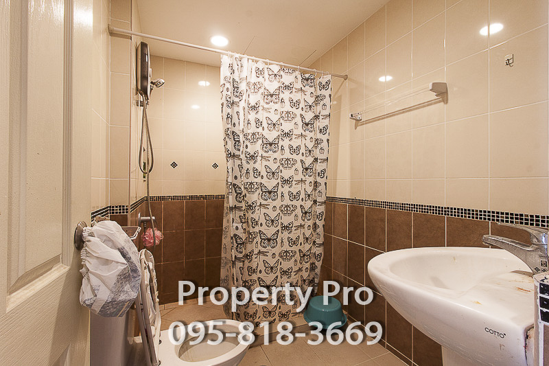 ขายทาวน์โฮมลาดพร้าว101 แฮปปี้แลนด์ : ขายด่วน บ้านกลางเมือง ลาดพร้าว 87 ทาวน์โฮม 3 ชั้น 21.6 ตร.วา 3 ห้องนอน 3 ห้องน้ำ ทางเข้า-ออกสะดวก ใกล้บิ๊กซี ลาดพร้าว และ ทางด่วนฉลองรัช : EL24S-022