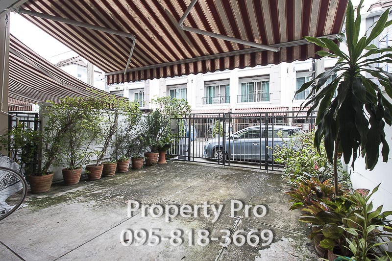 ขายทาวน์โฮมลาดพร้าว101 แฮปปี้แลนด์ : ขายด่วน บ้านกลางเมือง ลาดพร้าว 87 ทาวน์โฮม 3 ชั้น 21.6 ตร.วา 3 ห้องนอน 3 ห้องน้ำ ทางเข้า-ออกสะดวก ใกล้บิ๊กซี ลาดพร้าว และ ทางด่วนฉลองรัช : EL24S-022