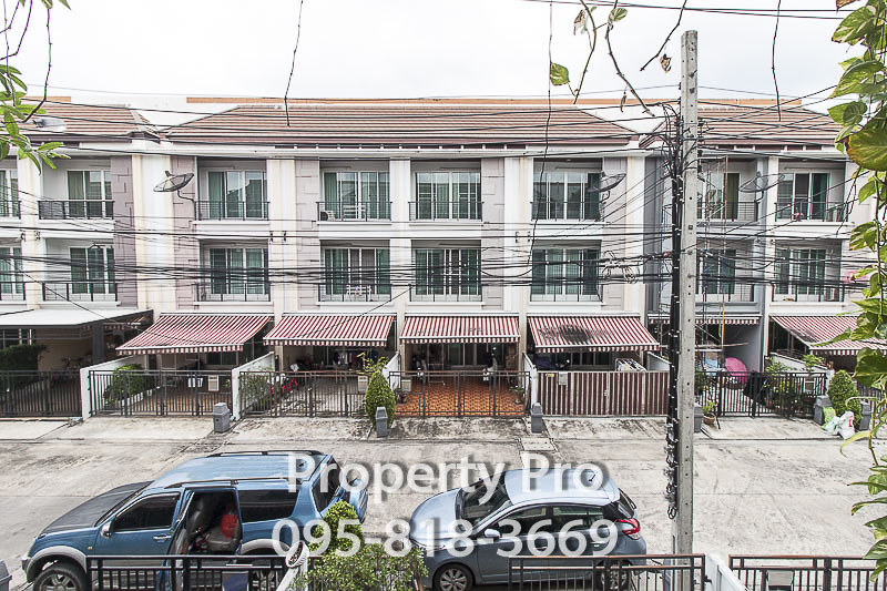 ขายทาวน์โฮมลาดพร้าว101 แฮปปี้แลนด์ : ขายด่วน บ้านกลางเมือง ลาดพร้าว 87 ทาวน์โฮม 3 ชั้น 21.6 ตร.วา 3 ห้องนอน 3 ห้องน้ำ ทางเข้า-ออกสะดวก ใกล้บิ๊กซี ลาดพร้าว และ ทางด่วนฉลองรัช : EL24S-022