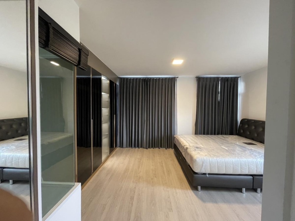 For SaleTownhomeBangna, Bearing, Lasalle : K-5662 Urgent sale and rent! Indy 4 Bangna KM.7, beautiful house, complete furniture and electrical appliances, ready to move in, good location, convenient travel.