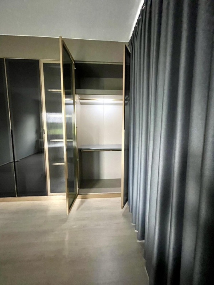 For SaleTownhomeBangna, Bearing, Lasalle : K-5662 Urgent sale and rent! Indy 4 Bangna KM.7, beautiful house, complete furniture and electrical appliances, ready to move in, good location, convenient travel.