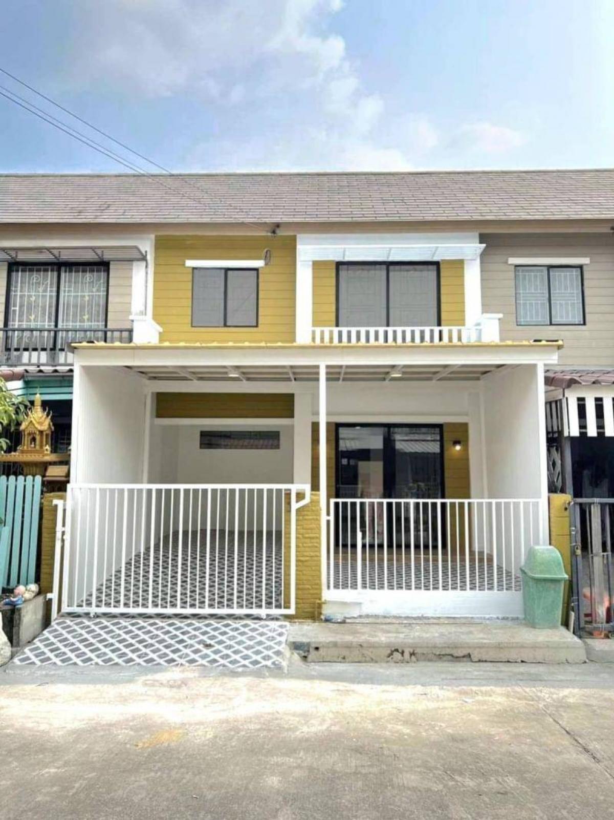 ขายทาวน์โฮมนนทบุรี บางใหญ่ บางบัวทอง : หมู่บ้านพฤกษา54 ทาวน์เฮ้าส์ 2 ชั้นถนนคลองบางไผ่ บางใหญ่บางบัวทอง นนทบุรี✳️ความสะดวก/การเดินทางใกล้เซเว่น /โลตัส/ตู้ธนาคาร/ตลาดสด มีรถตู้/รถเมล์ไปโรงเรียนบางบัวทองโรงเรียนกสินธรเซ็นปีเตอร์เนชั่นแนล ตลาดบางนางใหญ่ตลาดบางบัวทอง ห้างพลัสมอลล์ เซ็นฟทรัลเวทเก็ต
