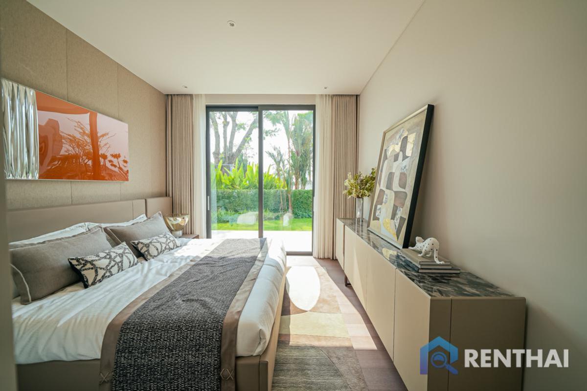 For SaleHousePattaya, Bangsaen, Chonburi : This Large Luxury Villa Could  Be Your Dream Home!