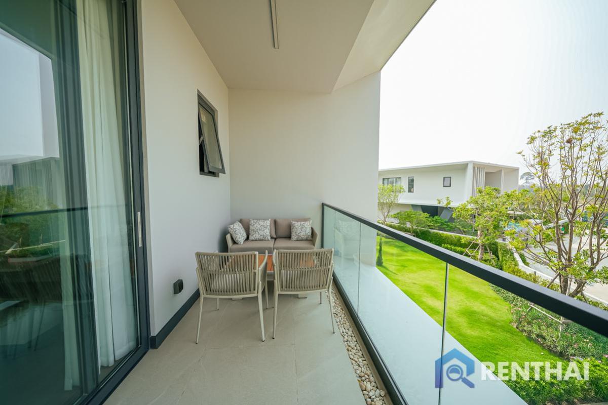 For SaleHousePattaya, Bangsaen, Chonburi : This Large Luxury Villa Could  Be Your Dream Home!