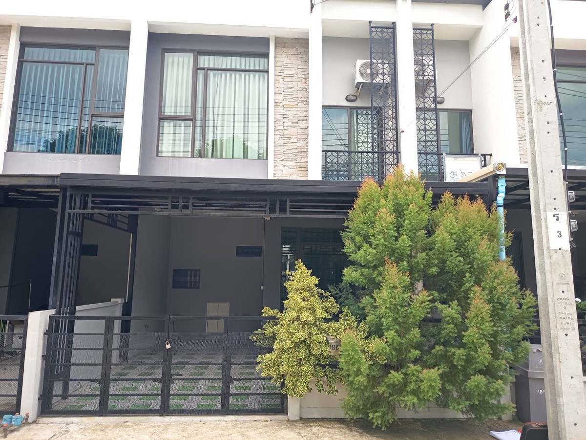 For SaleTownhomeRathburana, Suksawat : Townhouse for sale (Na Suan house, only 10 houses), Pleno Village, Suksawat, near the big market, business area, good location.