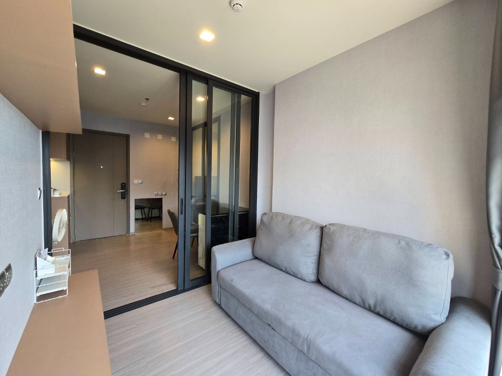 ให้เช่าคอนโดพระราม 9 เพชรบุรีตัดใหม่ RCA : (for rent) Life Asoke Hype 300 เมตร จาก MRT พระราม 9