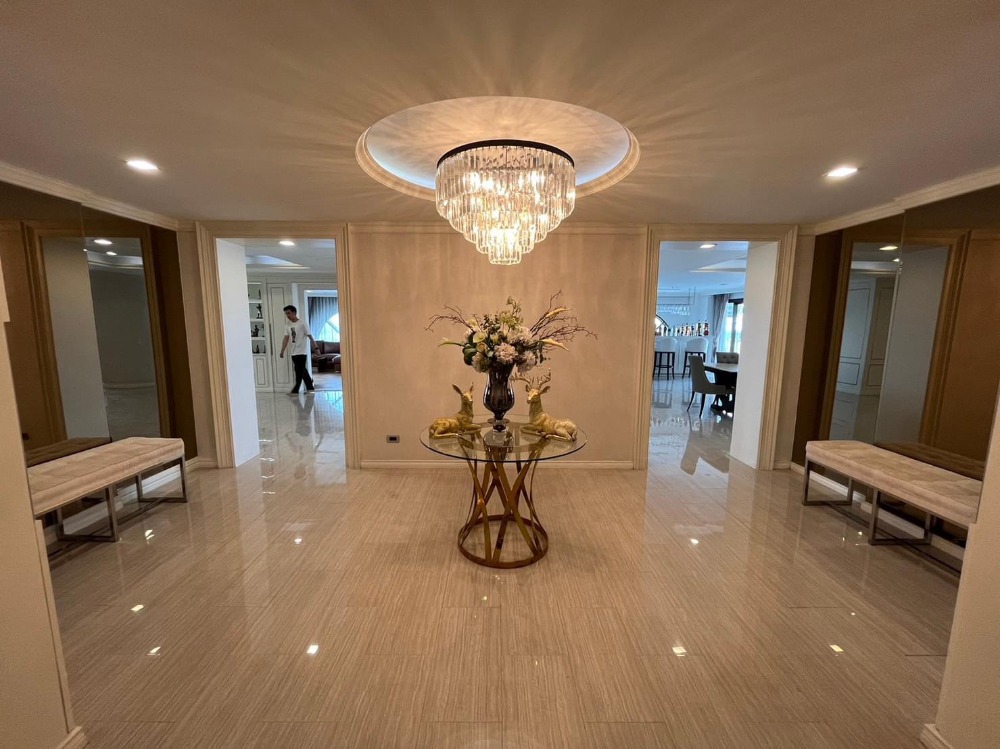 ขายคอนโดสีลม ศาลาแดง บางรัก : LTH10346–lebua at State Tower FOR SALE in SiLom size 374.2 Sq.m. 3 beds 3 baths Near BTS SiLom Station ONLY 33.5MB