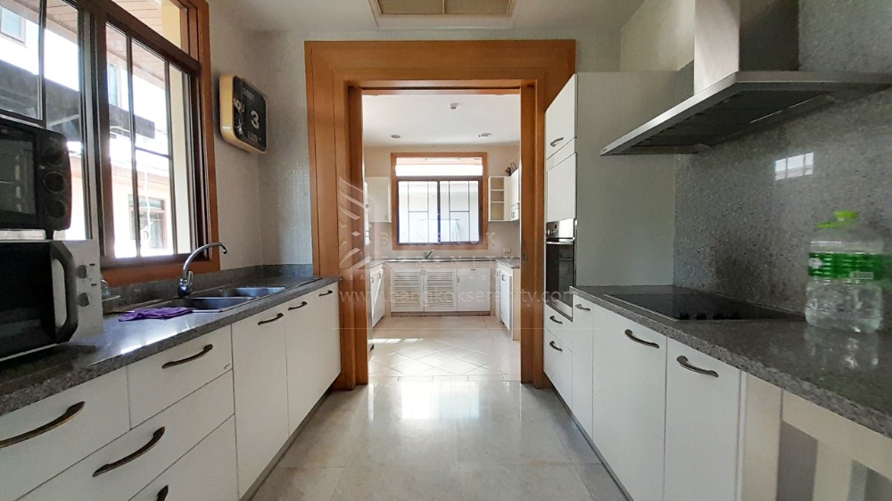 For RentHousePattanakan, Srinakarin : House for rent at Narasiri Pattanakarn