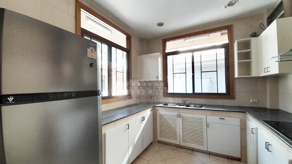 For RentHousePattanakan, Srinakarin : House for rent at Narasiri Pattanakarn