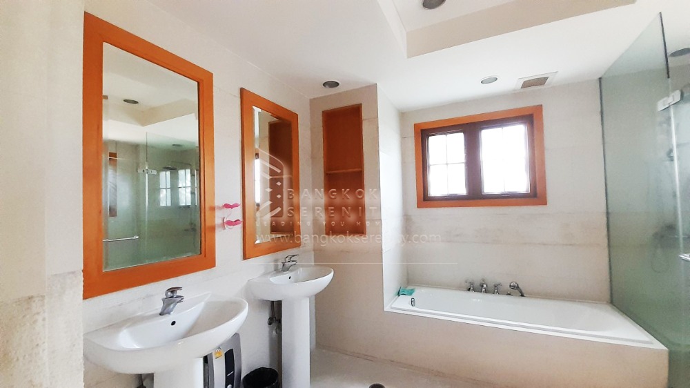 For RentHousePattanakan, Srinakarin : House for rent at Narasiri Pattanakarn