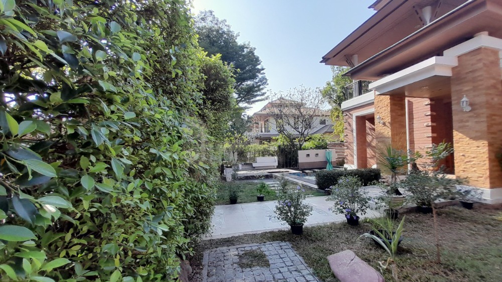 For RentHousePattanakan, Srinakarin : House for rent at Narasiri Pattanakarn