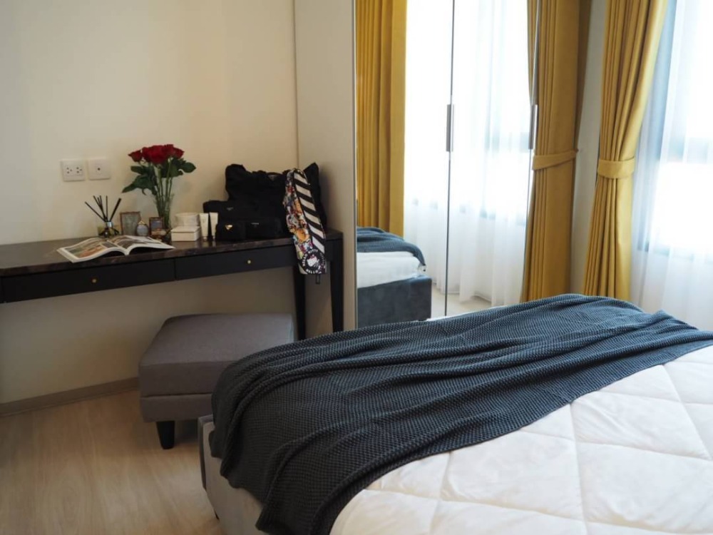 For RentCondoRama9, Petchburi, RCA : Life Asoke 🚄 next to MRT Phetchaburi / 30 sq m. Beautifully decorated room, high floor, room updates every day 📞 Line:@pukkhome (with @ )