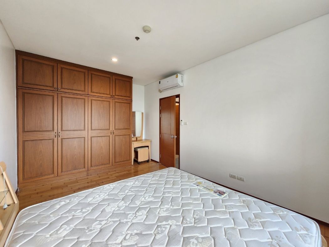 ให้เช่าคอนโดวงเวียนใหญ่ เจริญนคร : ให้เช่า คอนโด Villa Sathorn for Rent  54 ตรม. ห้องใหญ่ 1 นอน 1 น้ำ 1 นั่งเล่น 1 ระเบียง 1 จอด
