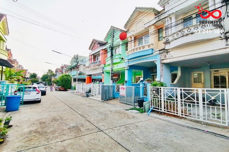 ขายทาวน์โฮมปทุมธานี รังสิต ธรรมศาสตร์ : ขายทาวน์เฮาส์ 2 ชั้น หมู่บ้านมณีรินทร์เลคแอนด์พาร์ค ถนนสะพานนนทบุรี-บางบัวทอง