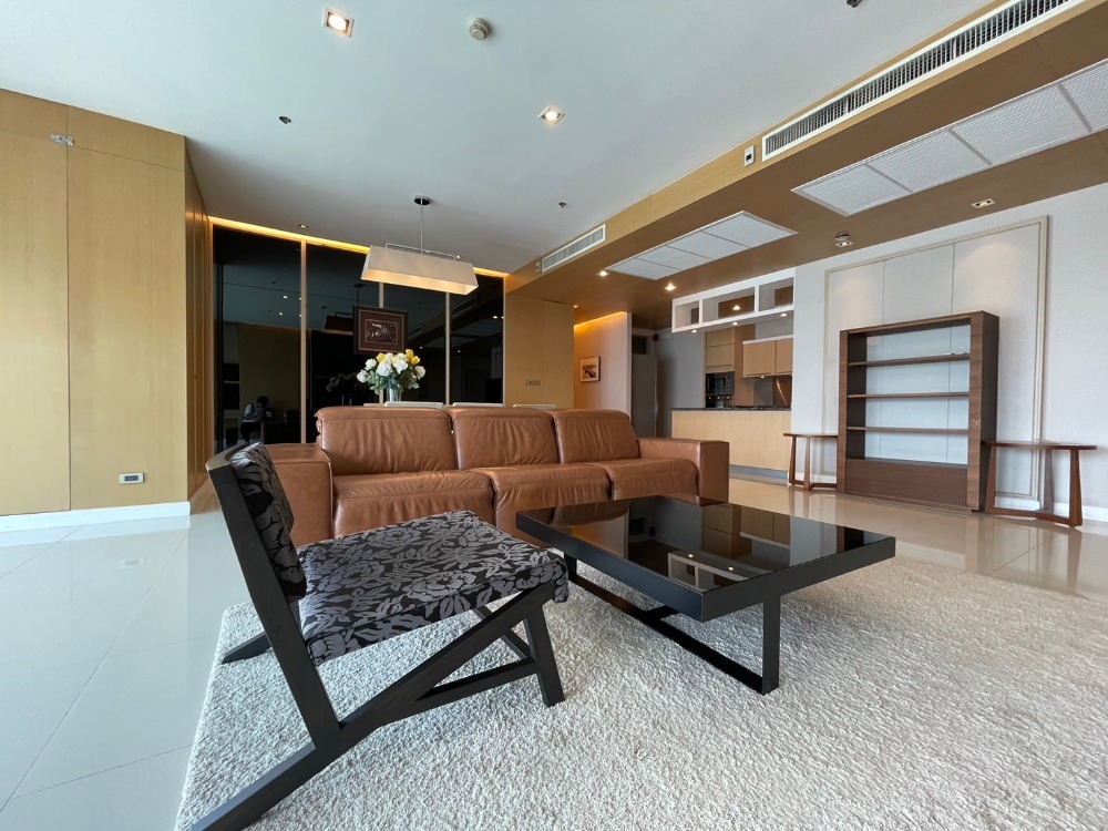 ให้เช่าคอนโดวิทยุ ชิดลม หลังสวน : ให้เช่าคอนโดสไตล์ Modern & Luxurious ใจกลางเมือง 3 ห้องนอน - ใกล้รถไฟฟ้า BTS เพลินจิต