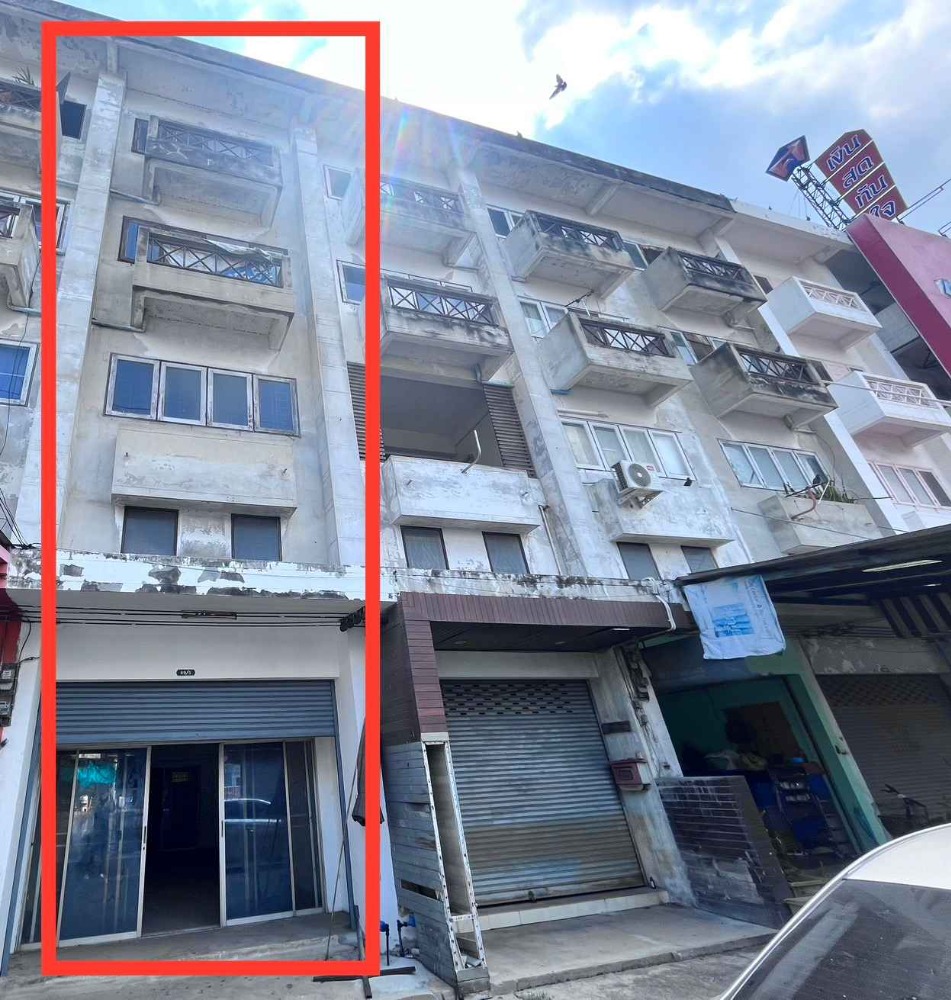 For SaleShop HousePathum Thani,Rangsit, Thammasat : For sale: Commercial building, Panasan Villa 9, Pathum Thani, 4 and a half floors, 19 sq m, 4 bedrooms, 2 bathrooms, good location for trading.