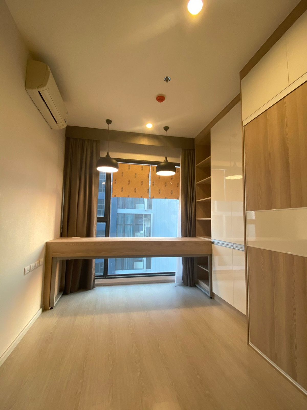 ให้เช่าคอนโดพระราม 9 เพชรบุรีตัดใหม่ RCA : Rhythm Asoke 1 ✨ 1 Bed plus ปรับเป็น 2 ห้องนอนได้  📞 Line:@pukkhome (with @ )