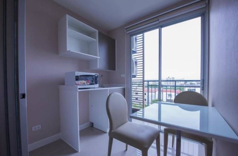 For RentCondoKasetsart, Ratchayothin : Metro Luxe, next to Rs., good location, fully furnished and electrical appliances.