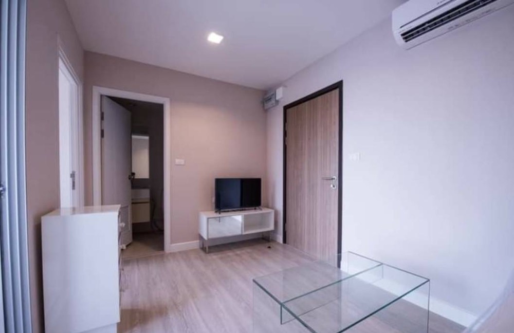 For RentCondoKasetsart, Ratchayothin : Metro Luxe, next to Rs., good location, fully furnished and electrical appliances.
