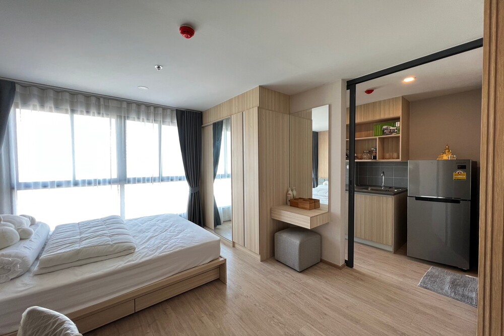 For RentCondoBangna, Bearing, Lasalle : Code C20240100222..........Ideo O2  for rent, Studio room, 1 bathroom, high floor, furnished, ready to move in