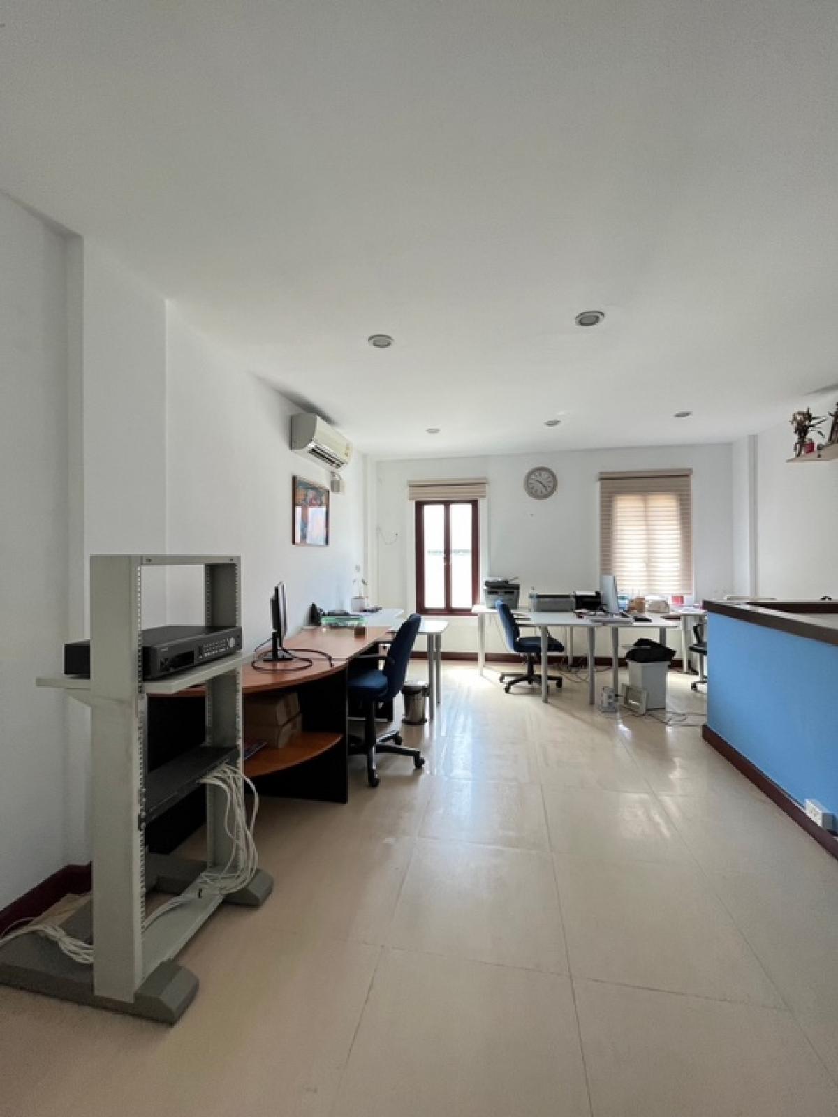 For SaleHome OfficeNawamin, Ramindra : Venice The Iris Watcharapol-Phetkasem Project, Soi Watcharapol 2/7, Watcharapol, Tha Raeng, Bang Khen District, selling price 6.5 million baht, location at the beginning of the entrance