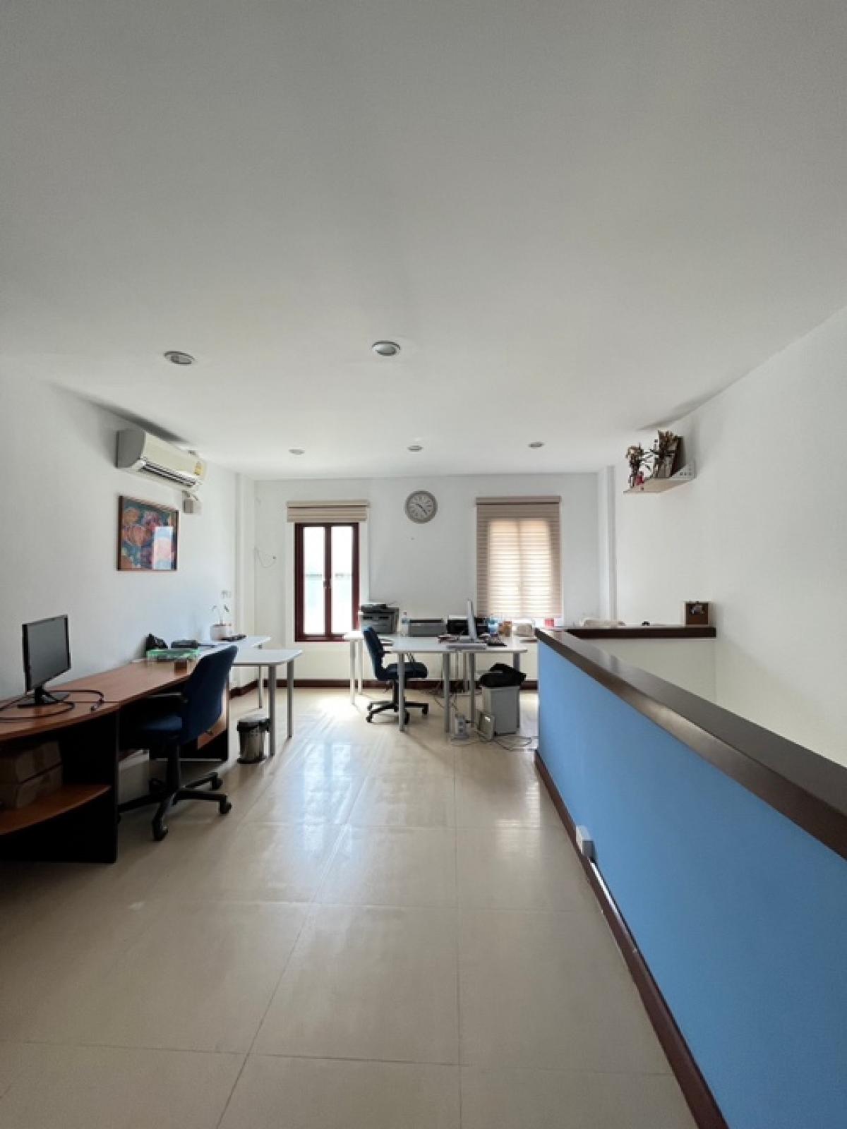 For SaleHome OfficeNawamin, Ramindra : Venice The Iris Watcharapol-Phetkasem Project, Soi Watcharapol 2/7, Watcharapol, Tha Raeng, Bang Khen District, selling price 6.5 million baht, location at the beginning of the entrance