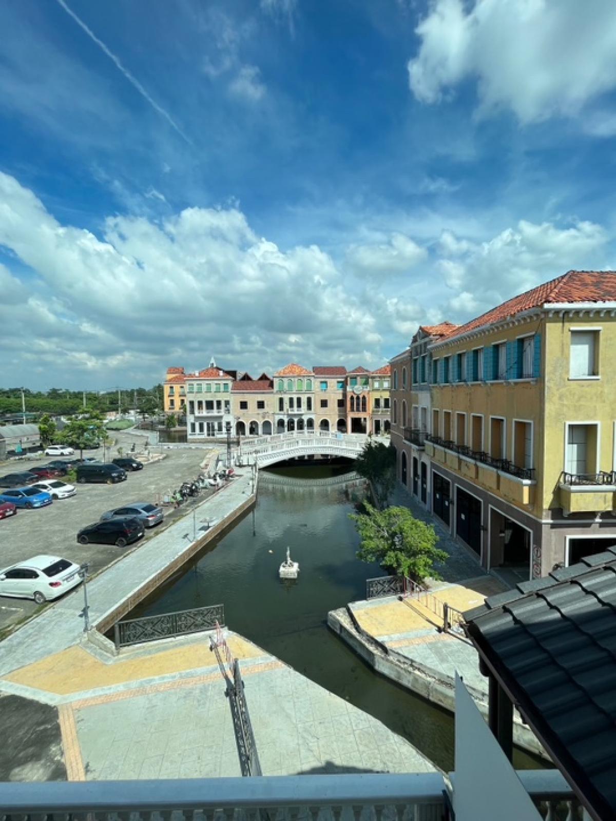 For SaleHome OfficeNawamin, Ramindra : Venice The Iris Watcharapol-Phetkasem Project, Soi Watcharapol 2/7, Watcharapol, Tha Raeng, Bang Khen District, selling price 6.5 million baht, location at the beginning of the entrance