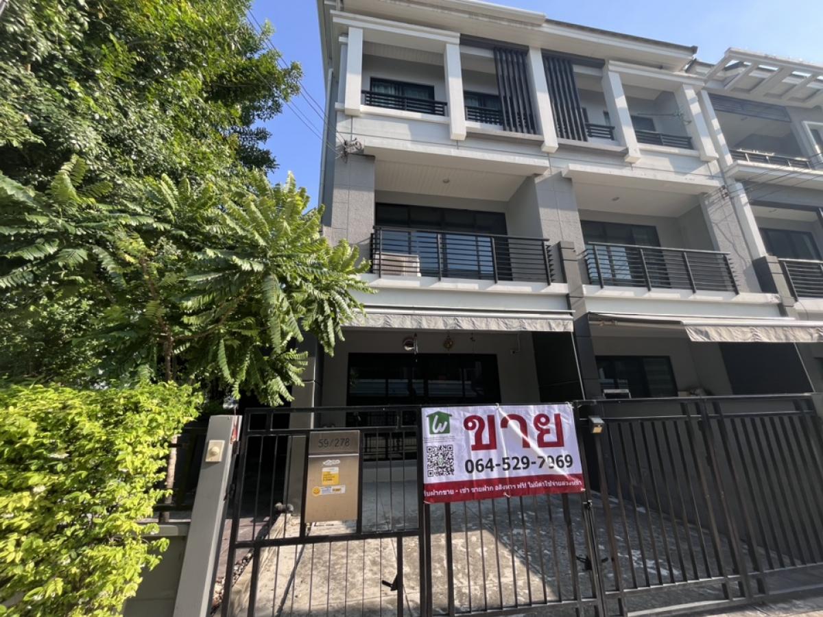 For SaleTownhomeRathburana, Suksawat : For sale: Baan Klang Muang Suksawat, townhome, 3 floors, corner house, 3 bedrooms, 3 bathrooms, has space on the side. Complete kitchen addition, fully furnished, ready to move in