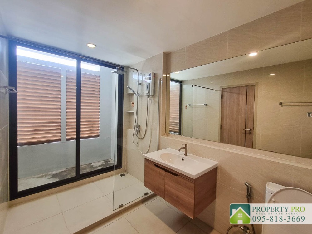 For RentTownhomePattanakan, Srinakarin : MJ24R-008 TownHome for Rent at Shizen Pattanakarn 32, 4 bedroom 22 sqw 220 sqm Fully Furnished Near Onnut, Hua Mak