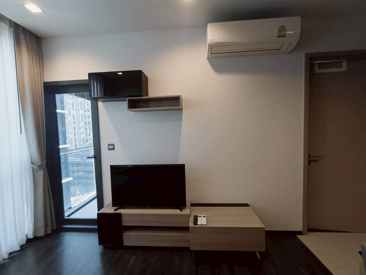 For RentCondoRama9, Petchburi, RCA : The Line Asoke Ratchada Condo for rent, Asoke Ratchada location.
