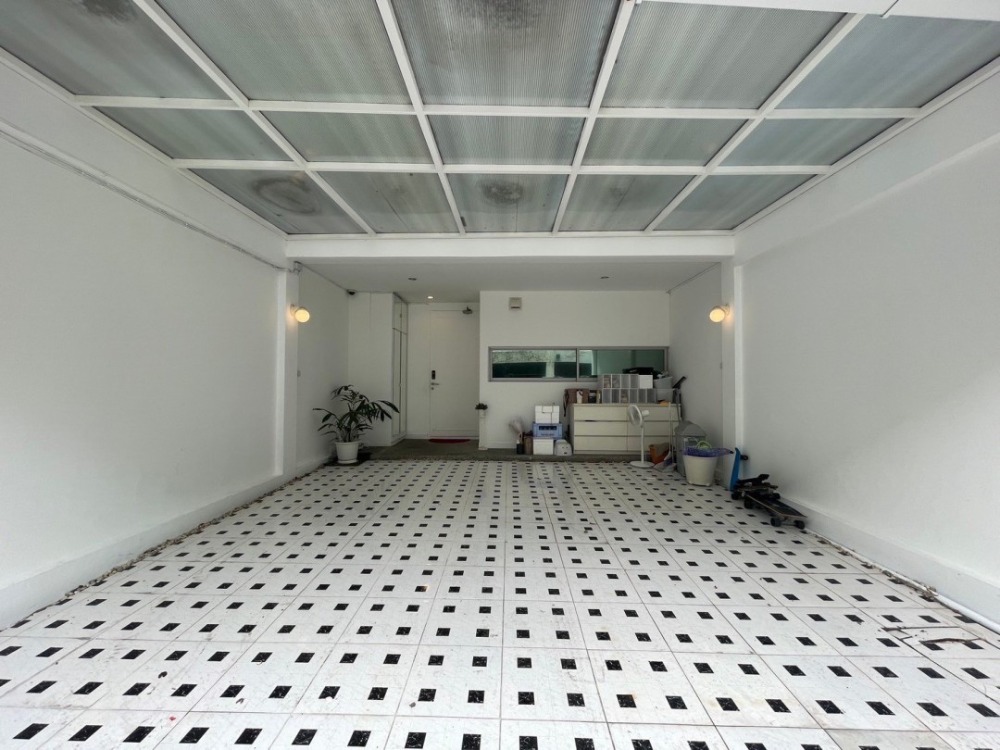 For RentTownhomePattanakan, Srinakarin : For rent: Noble Cube Village, Phatthanakan