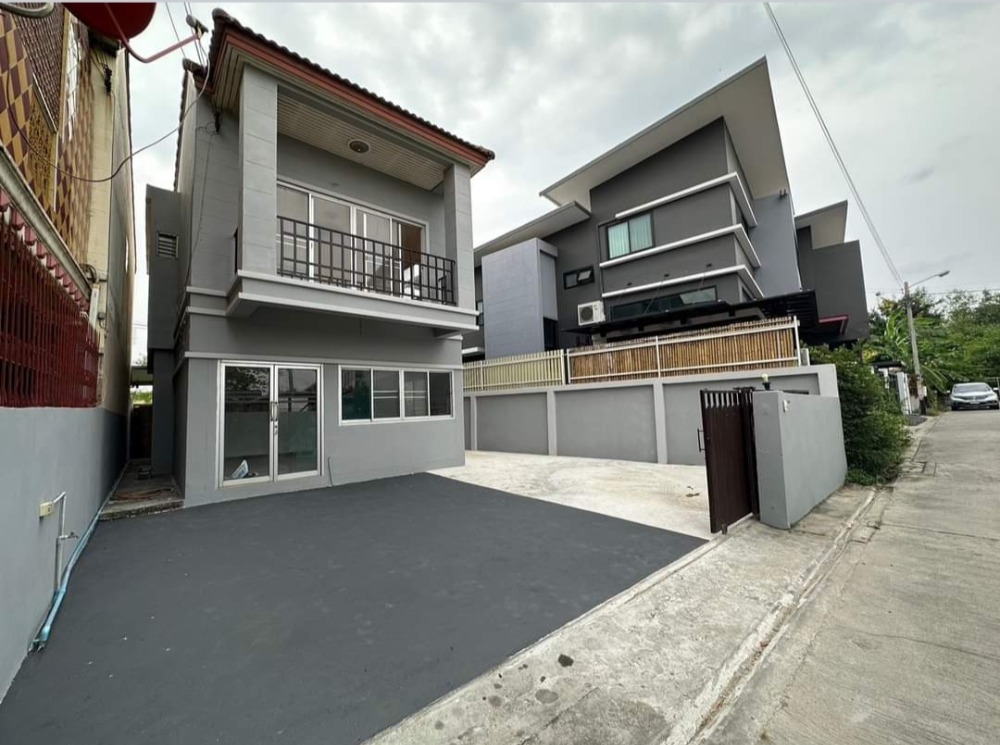 ขายบ้านบางแค เพชรเกษม : ขายบ้านเดี่ยวใหม่ ไม่เคยอยู่  2 ชั้น ที่จอดรถกว้างมาก เพชรเกษม68 แยก37 ซอยนักสอน เพียง 3.4 ล้านบาท