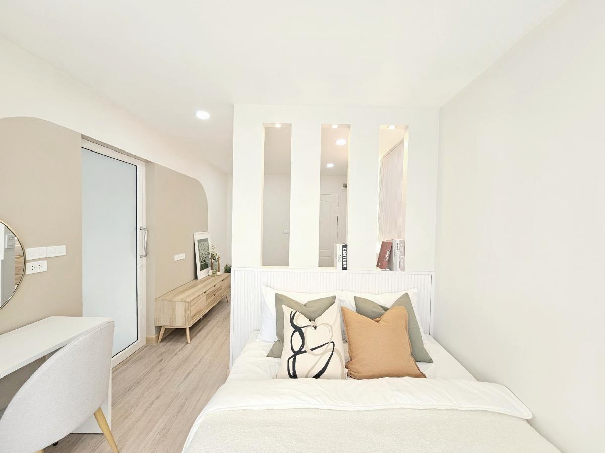 ขายคอนโดโชคชัย4 ลาดพร้าว71 : คอนโดเลี้ยงแมวได้โซนลาดพร้าว ทาสแมวทั้งหลายมาฟังทางนี้ ผ่อนเริ่มต้น 5,xxx บาท น้องแมวอยู่ได้ ใกล้ BTS สายสีเหลืองสถานีภาวนา 2 กม.